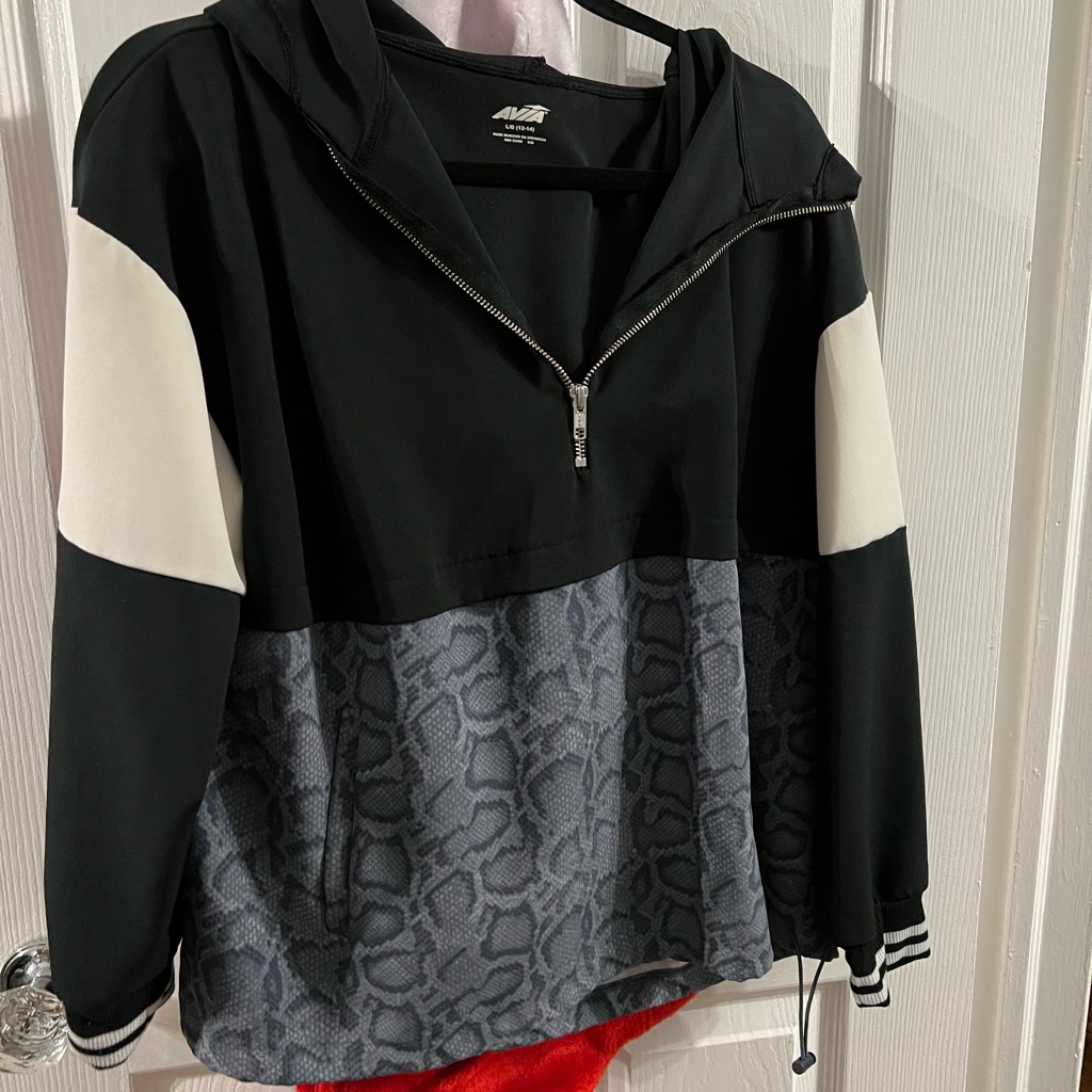Avia Pullover